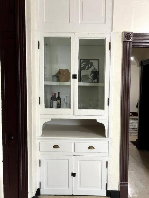 Appartamento Charming Duplex On Quiet Street Saint Louis Esterno foto
