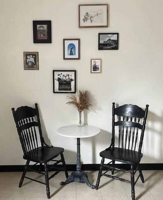 Appartamento Charming Duplex On Quiet Street Saint Louis Esterno foto